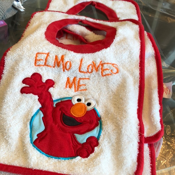 elmo bib